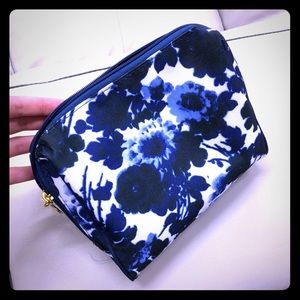Estée Lauder Makeup Bag